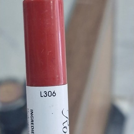 رژ لب مدادی روبی سیما از شماره L301 الیL312