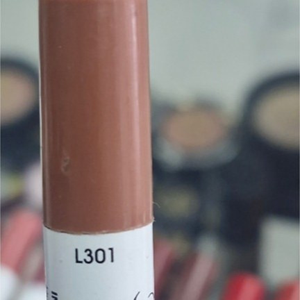 رژ لب مدادی روبی سیما از شماره L301 الیL312