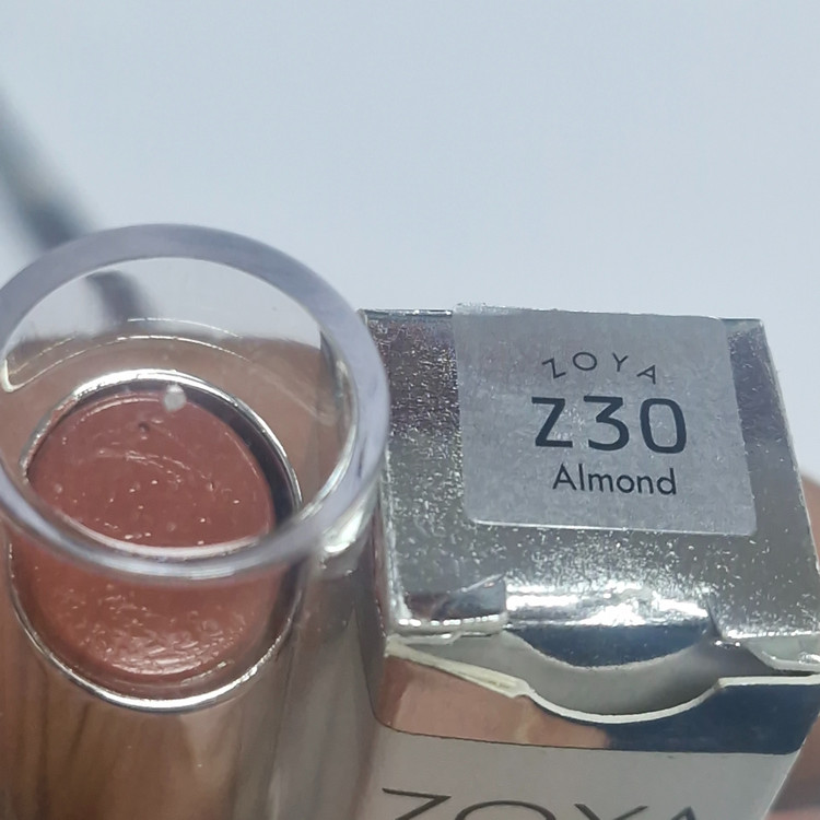 رژ لب جامدZOYA زویاشمارهZ21وZ23وZ30وZ31وZ34وZ36پرفروش