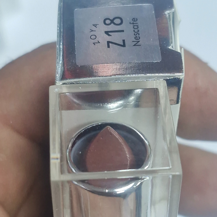 رژ لب جامد زویاشمارهZ18وZ12وZ04 پرفروش