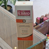 کرم ضد آفتاب الارو برای انواع پوست(بژ روشن)50spf
