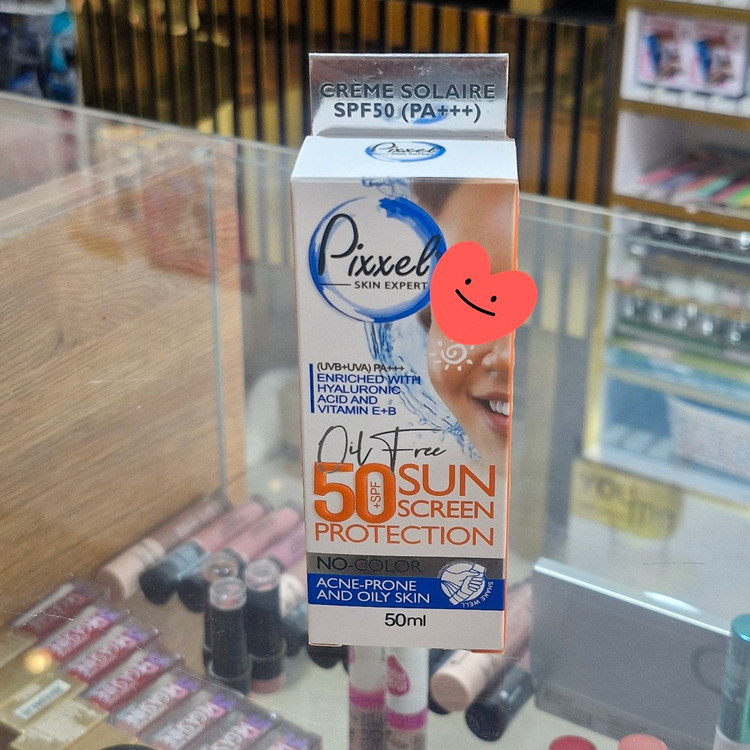 کرم ضد افتاب بی رنگ پوستهای چرب و جوشدار ومختلط پیکسل با50SPF